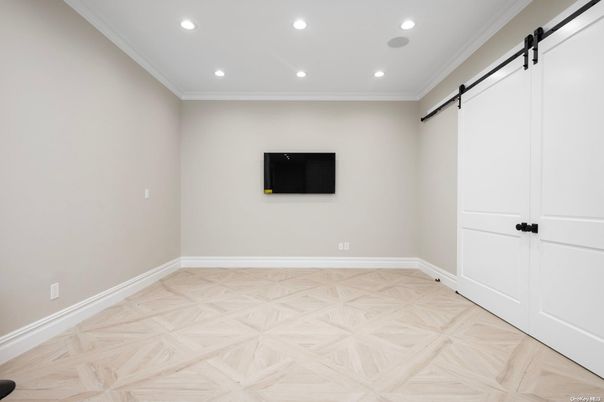 Empty room, Interior, Recessed Lighting, Wood Texture Flooring