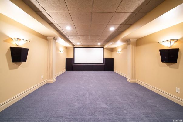 Interior, Projection Screen, Recessed Lighting, Theatre Room