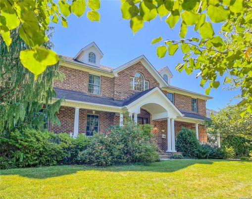 Exterior, Facade, Brick Facade, Brick Traditional