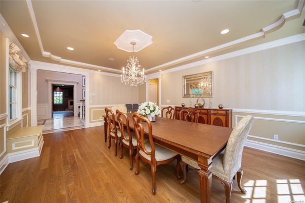 Chandelier, Dining room, Interior, Recessed Lighting, Wood Texture Flooring