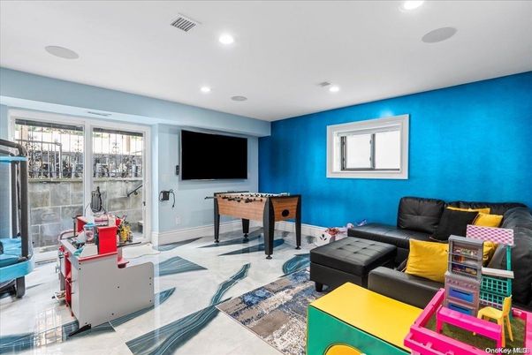 Game Room, Interior, Recessed Lighting