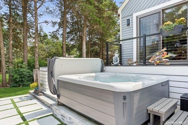 Exterior, Hot Tub