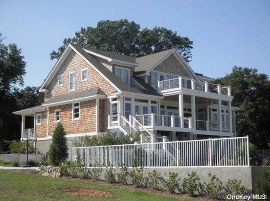 Exterior, Facade, Brick Facade, Queen Anne Victorian
