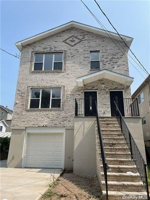 Attached, Exterior, Facade, Brick Facade, Rowhouse