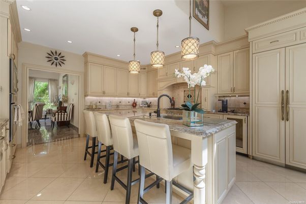 Dining room, Interior, Kitchen, Pendant Lights, Recessed Lighting