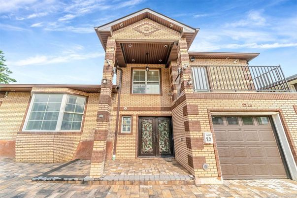 Attached, Exterior, Facade, Brick Facade, Rowhouse