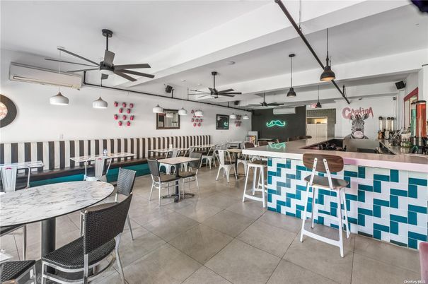 Dining room, Interior, Pendant Lights