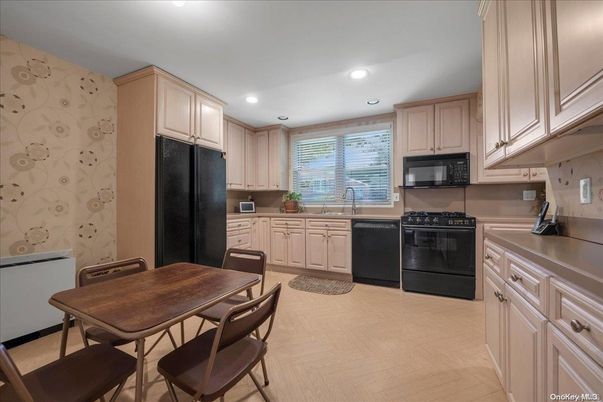 Dining room, Interior, Kitchen, Recessed Lighting, Wood Texture Flooring