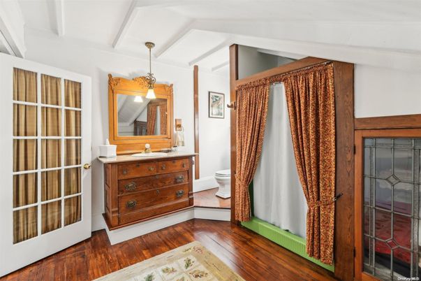 Bathroom, Interior, Pendant Lights, Wood Texture Flooring