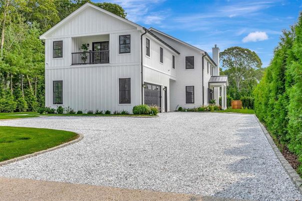 Exterior, Facade, Farmhouse