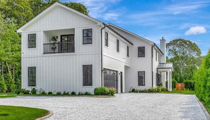 Exterior, Facade, Farmhouse