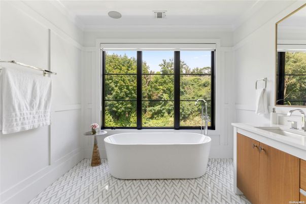 Bathroom, Free Standing Baths, Interior