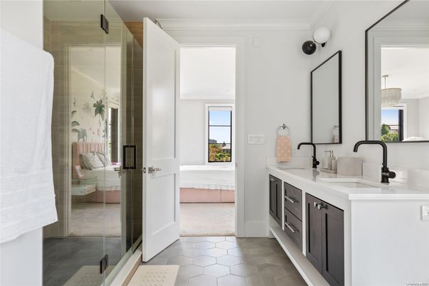Bathroom, Bedroom, Dual Sink Vanities, Glass Shower, Interior