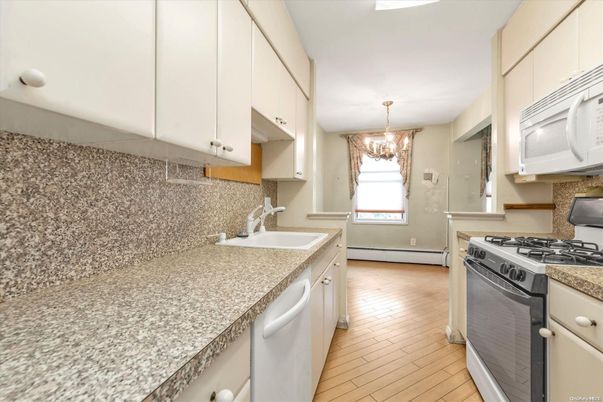 Chandelier, Interior, Kitchen, Wood Texture Flooring