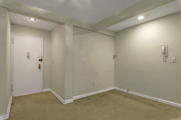 Elevator, Empty room, Interior, Recessed Lighting