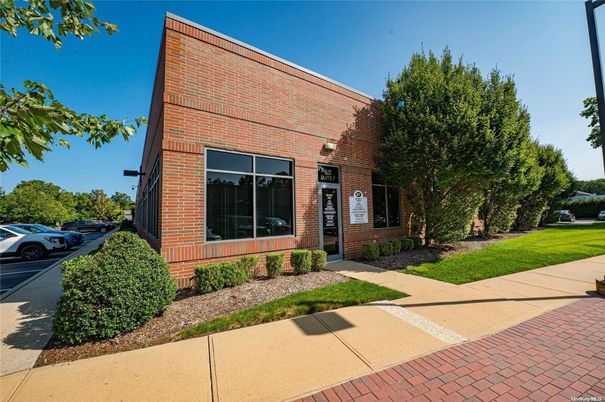 Exterior, Facade, Brick Facade, Highrise