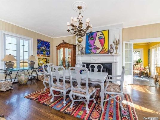Chandelier, Dining room, Fireplace, Interior, Wood Texture Flooring