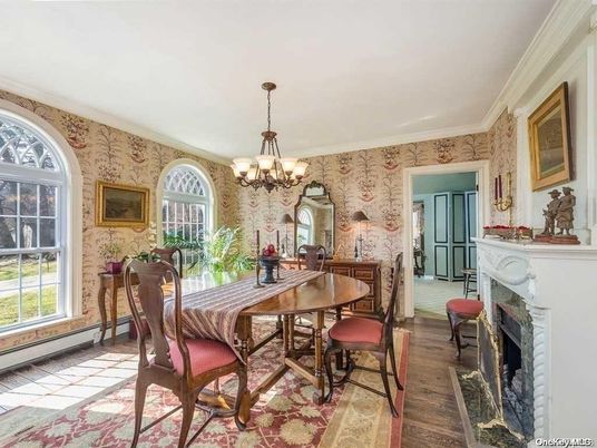 Chandelier, Dining room, Fireplace, Interior, Wood Texture Flooring