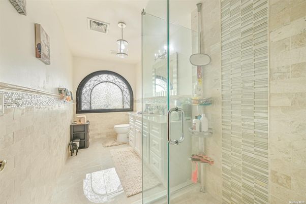 Bathroom, Free Standing Baths, Glass Shower, Interior, Pendant Lights