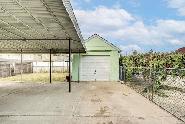 Detached Garage, Exterior