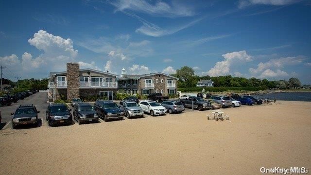Exterior, Lake
