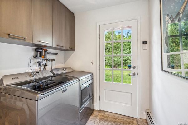 Interior, Washer, Wood Texture Flooring