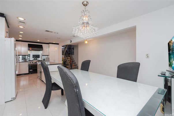 Chandelier, Dining room, Interior, Kitchen, Recessed Lighting, Stainless Steel Appliances