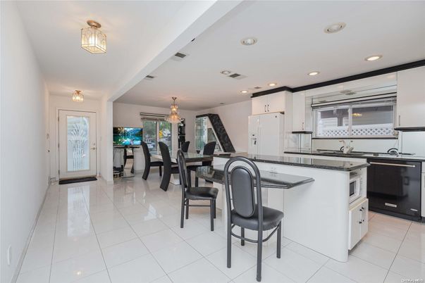 Chandelier, Dining room, Interior, Kitchen, Recessed Lighting