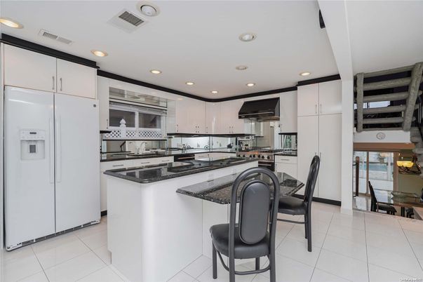 Dining room, Interior, Kitchen, Recessed Lighting, Stainless Steel Appliances