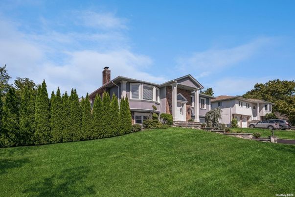 Backyard, Exterior, Facade, Split Level