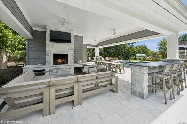 Exterior, Fireplace