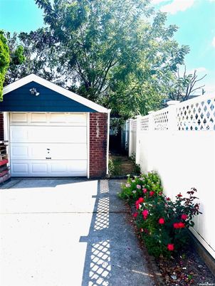 Detached Garage, Exterior