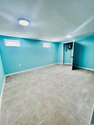Empty room, Interior