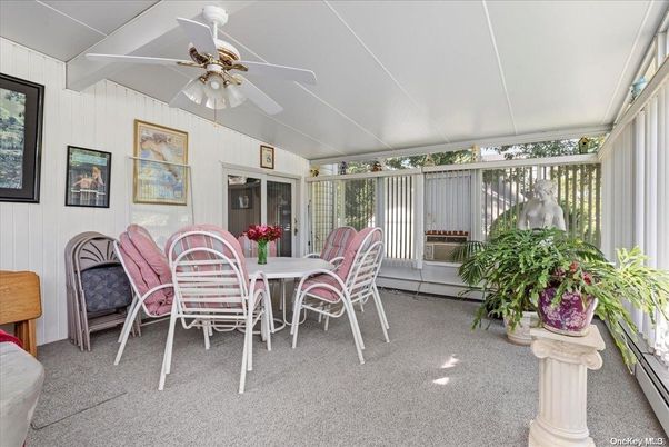 Dining room, Interior