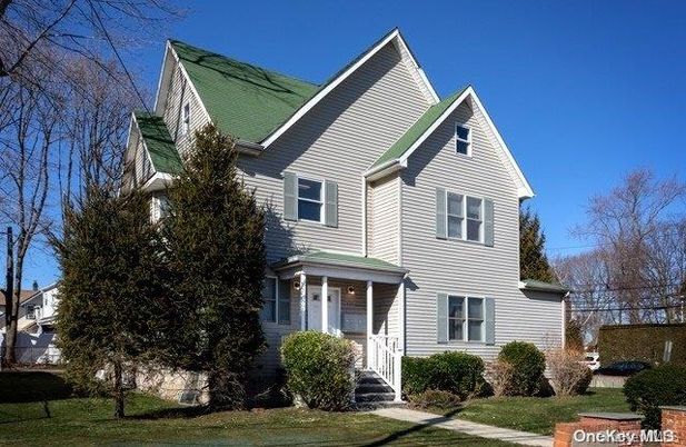 Exterior, Facade, Farmhouse