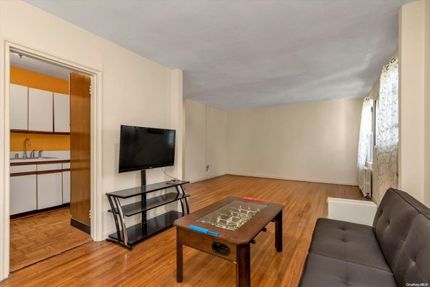 Game Room, Interior, Wood Texture Flooring