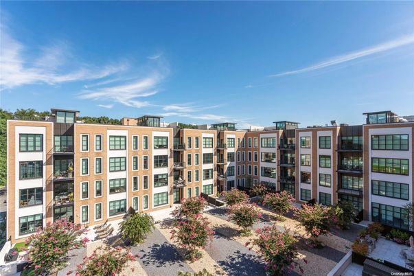 Exterior, Facade, Condo Building