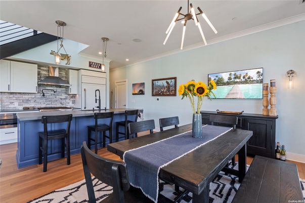 Dining room, Interior, Kitchen, Pendant Lights, Recessed Lighting, Wood Texture Flooring