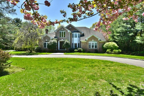 Backyard, Exterior, Facade, Brick Facade, Brick Traditional