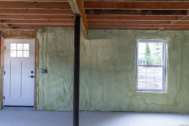 Empty room, Interior, Wooden Beams