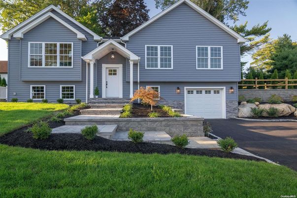 Attached, Exterior, Facade, Raised Ranch