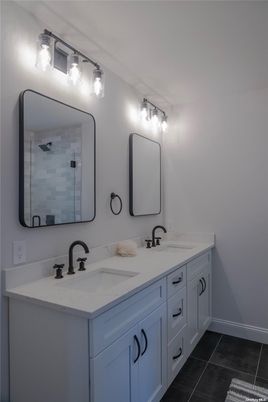 Bathroom, Dual Sink Vanities, Interior