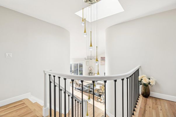Interior, Pendant Lights, Wood Texture Flooring