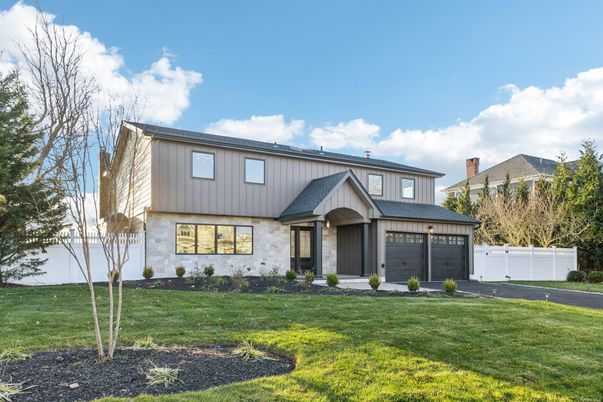 Attached, Exterior, Facade, Farmhouse