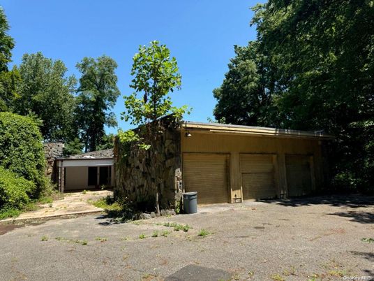 Detached Garage, Exterior