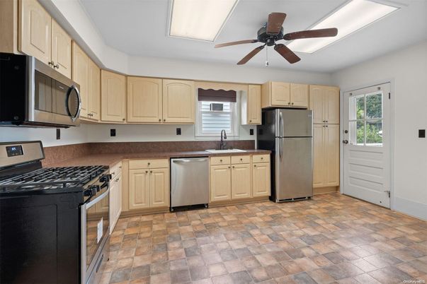 Interior, Kitchen, Stainless Steel Appliances