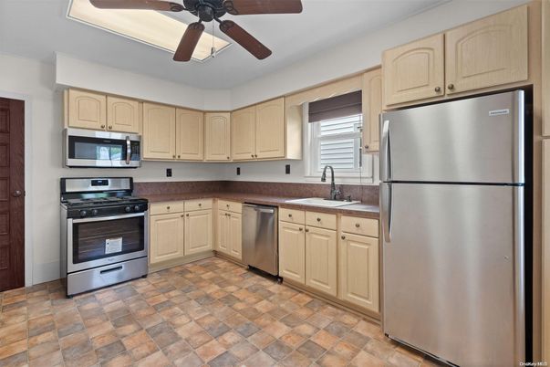 Interior, Kitchen, Stainless Steel Appliances