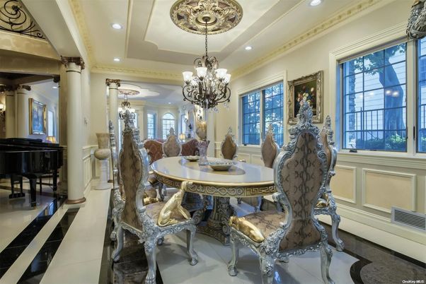 Chandelier, Dining room, Interior, Piano, Recessed Lighting