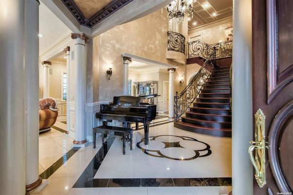 Chandelier, Interior, Piano, Recessed Lighting