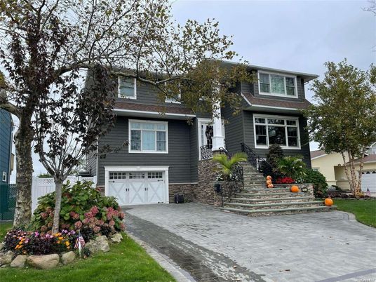 Attached, Exterior, Facade, Raised Ranch